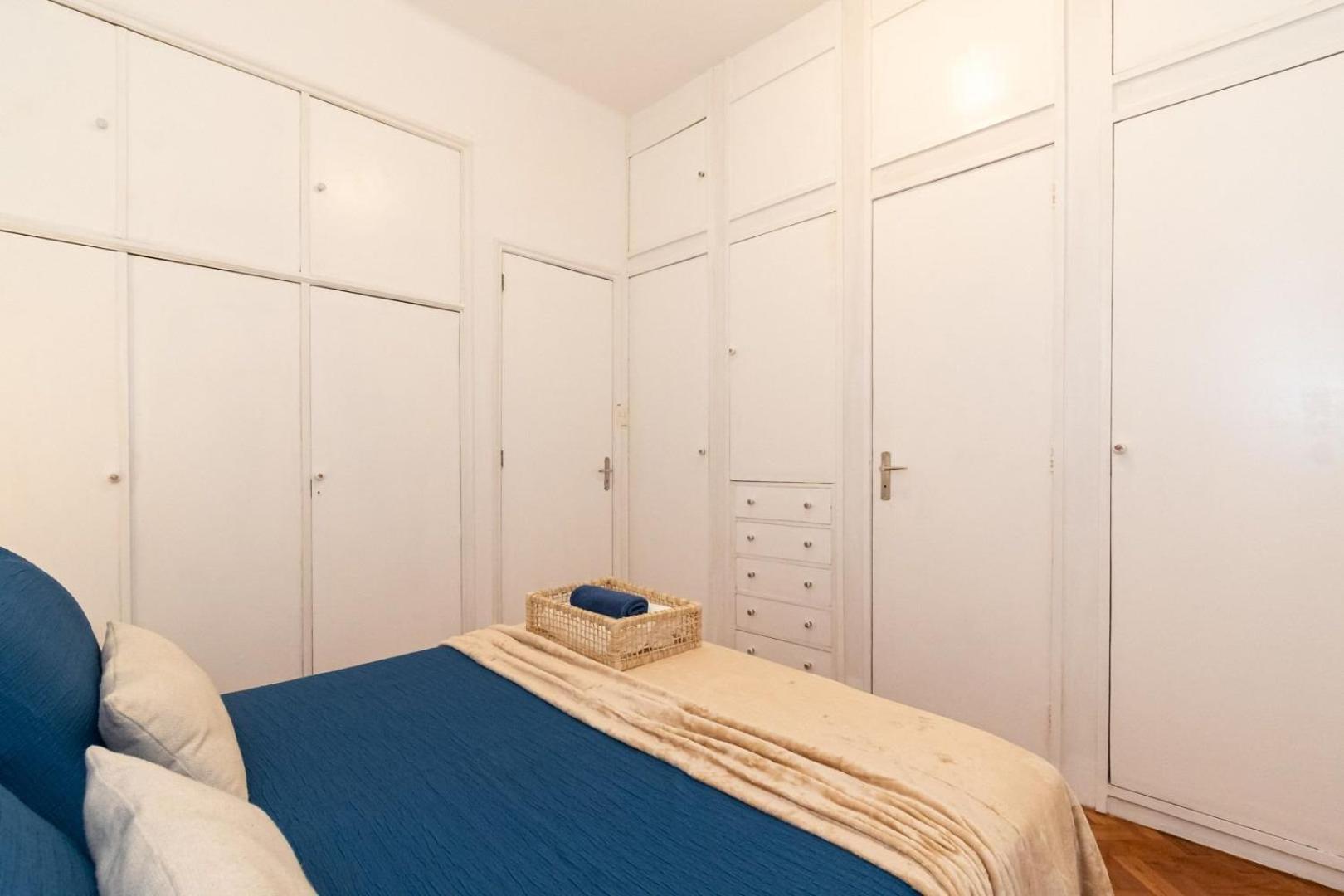 Apartamento De 3 Quartos Em Copacabana | Cl 91/302 *